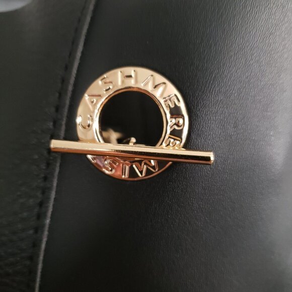 BNWT Donna Karan Cashmere Mist Large Bucket Tote T Chain Close (OS) - Picture 3 of 6